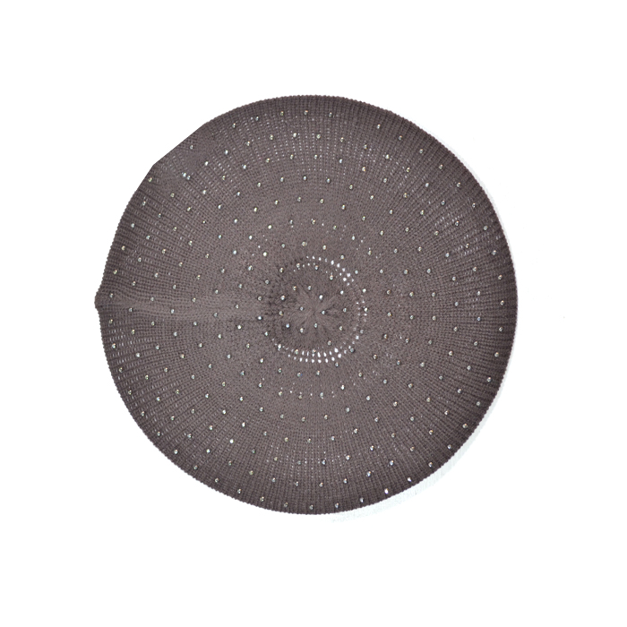 [0109] BOINA TEJIDA CON TACHAS