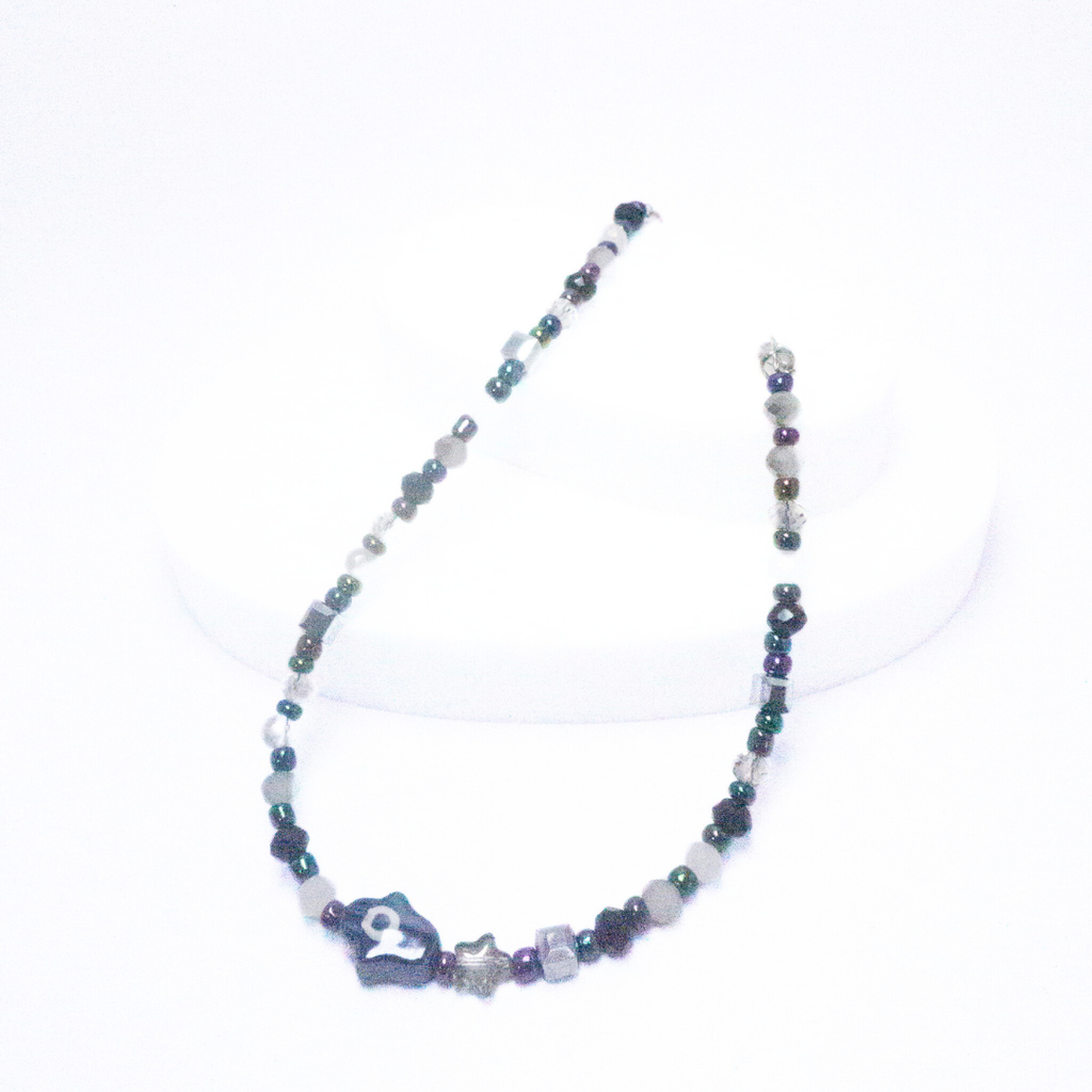 COLLAR CUENTAS DE COLORES Y DIJE