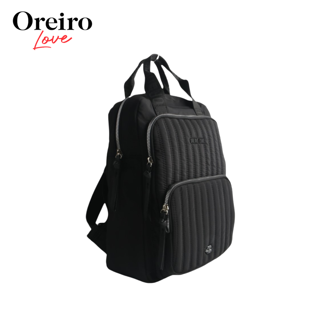 MOCHILA 13" CON BOLSILLOS FRONTALES  LAS OREIRO