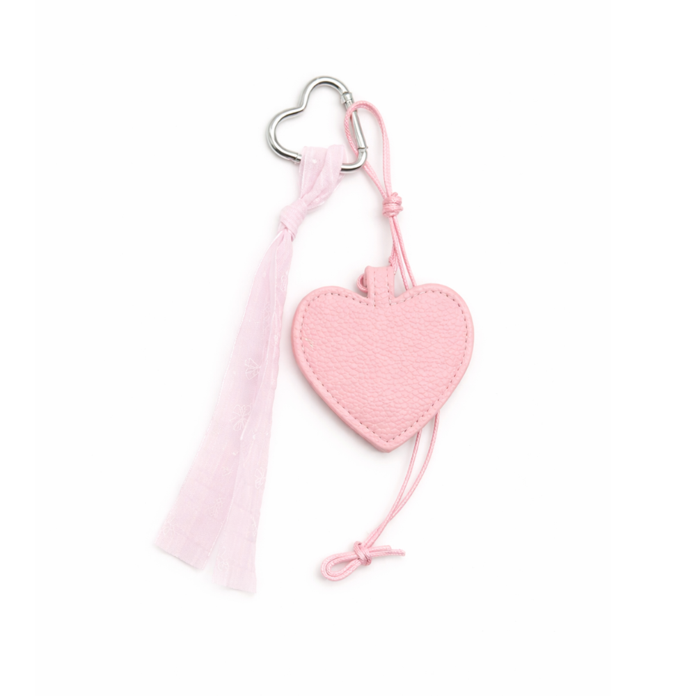 LLAVERO CHARM CORAZON CON TIRA
