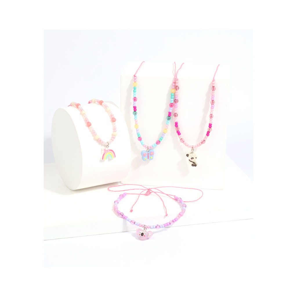 COLLAR CON MOSTACILLAS Y DIJES INFANTILES