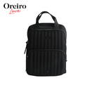 MOCHILA 13" CON BOLSILLOS FRONTALES  LAS OREIRO