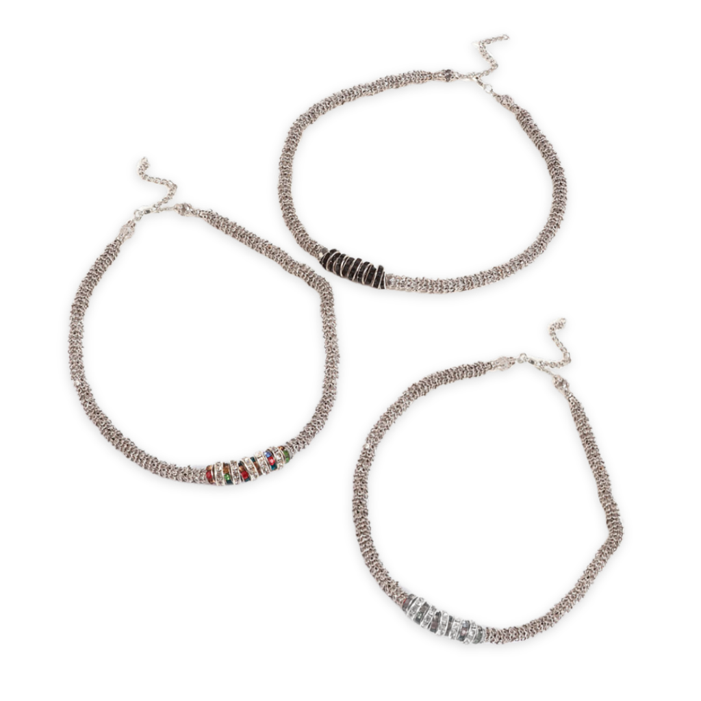 COLLAR CON DIJE DE GEMAS