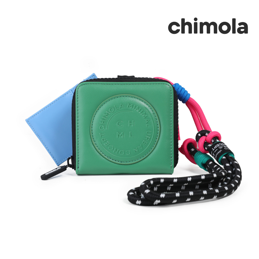 BILLETERA CON CORREA Y APLIQUE CHIMOLA
