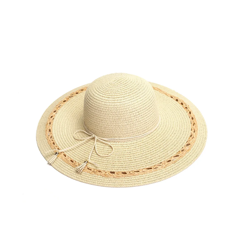 CAPELINA DE RAFIA CON MOÑO