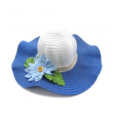 CAPELINA DE RAFIA CON APLIQUE DE FLOR