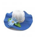 CAPELINA DE RAFIA CON APLIQUE DE FLOR