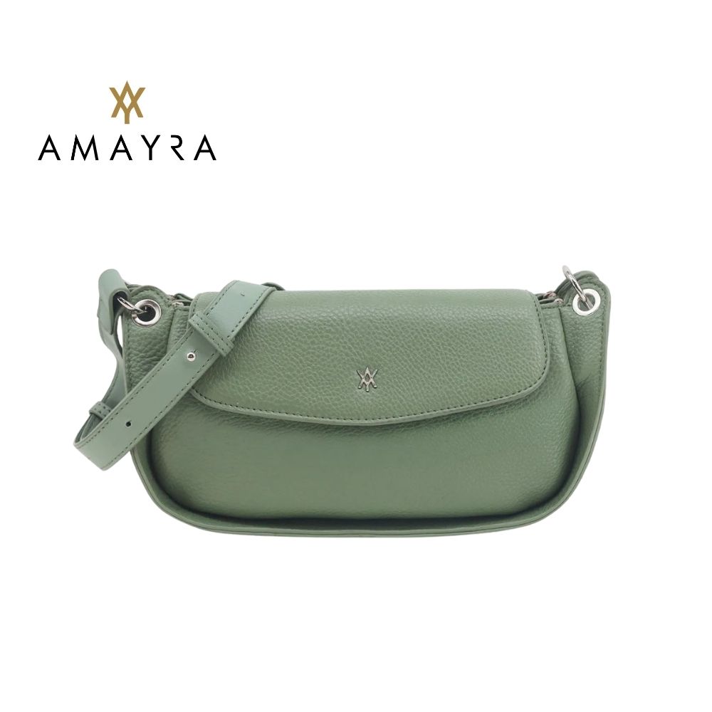 MINI BAG CON SOLAPA CURVA LOGO METÁLICO AMAYRA